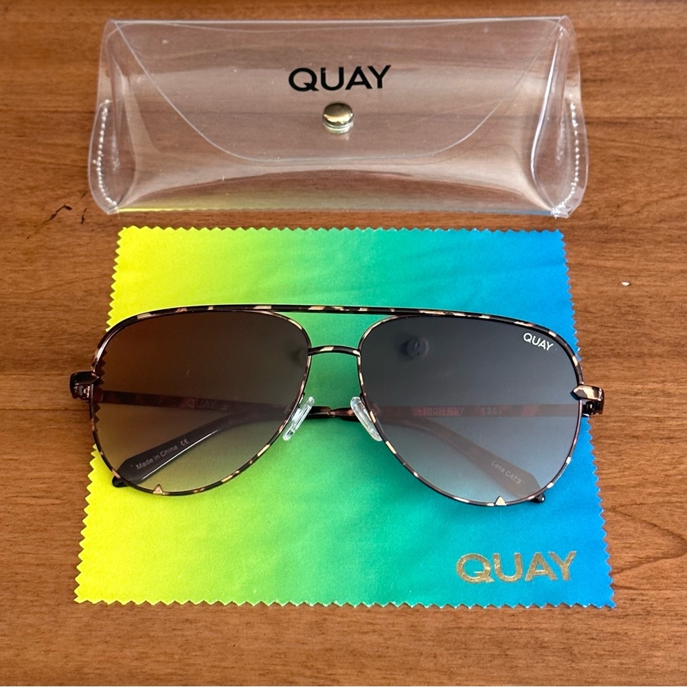 Quay Aviator Sunglasses - Never worn!